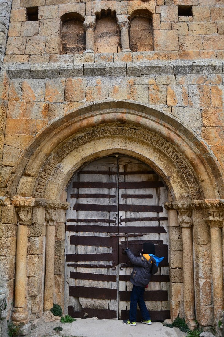 Portail roman de l'église Notre-Dame de Calatanazor Portail roman de l'église Notre-Dame de Calatanazor
