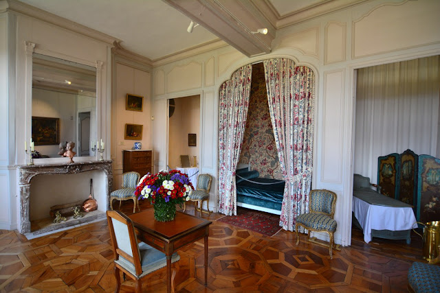 La chambre du potager est remarquable pour son parquet du XVIIIème siècle.