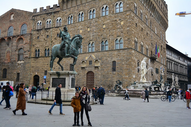 Statue équestre de Cosimo Ier, par Giambologna (1594).