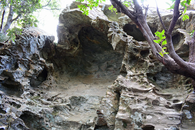 grotta scritta Nonza