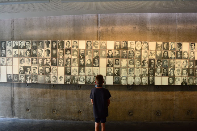 le mur de portrait est particulièrement émouvant